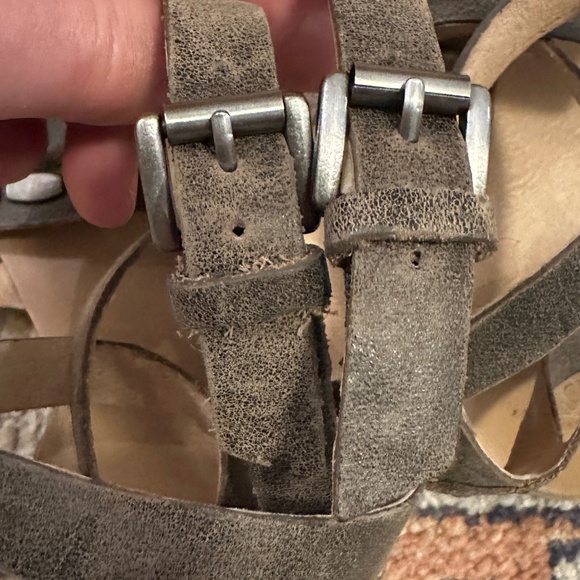 2 pairs of Koolaburra distressed leather ankle wrap sandals size 9. - Picture 10 of 12